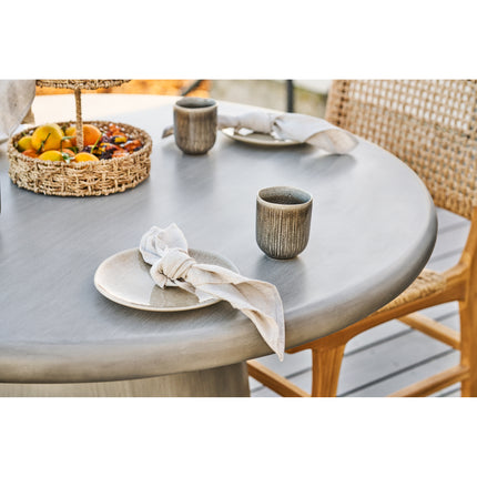 Bonnet – moderni ja kestävä ulkoruokapöytä terassille