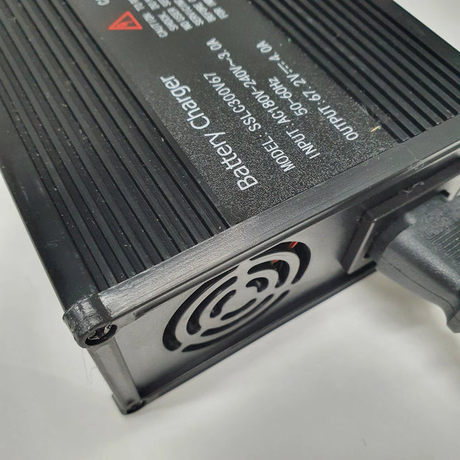  Sähköskootterin 4A pikalaturi laturi ec8633-2.myshopify.com E-GO varaosat