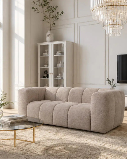 Duffy 2‑istuttava sohva - beige tai harmaa teddy kangas - KalusteDuo_Huonekaluliike_2-istuttava sohva