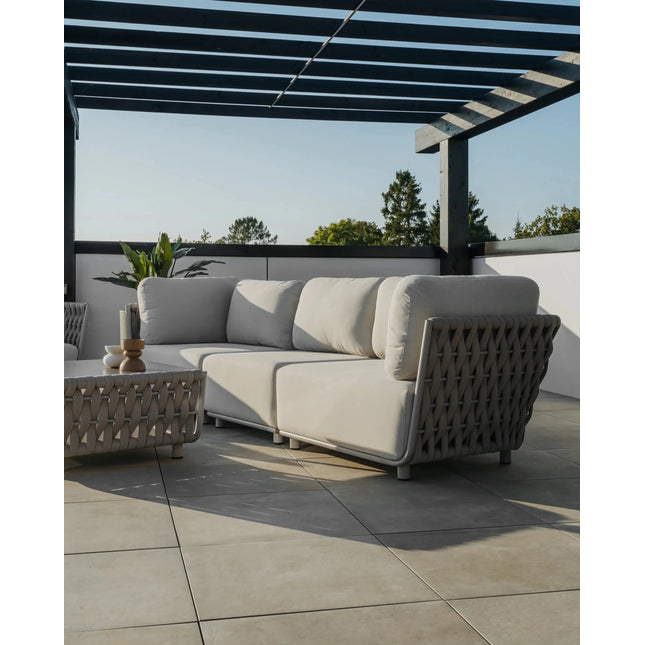 Hug 3‑istuttava sohva – Couture Jardin | Modulaarinen premium‑ulkosohva - KalusteDuo_Huonekaluliike_3 istuttava sohva