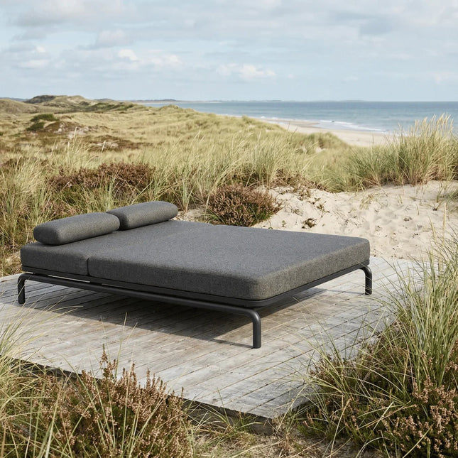 Kirra Double Sunbed - hiekka tai harmaa väri - KalusteDuoHuonekaluliikeAurinkovuode