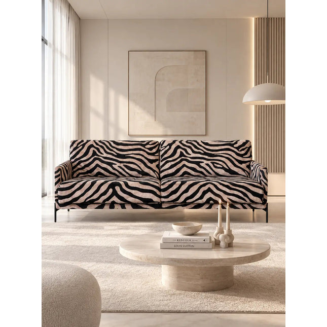 Lyon 3‑istuttava sohva – Lauritzon Okapi “Zebra”‑kankaalla - KalusteDuo_Huonekaluliike_3 istuttava sohva