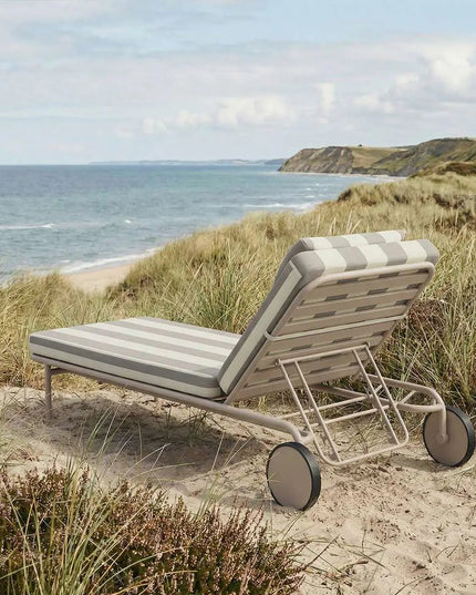 Mollis Sunbed Taupe - aurinkosänky ulkokäyttöön - KalusteDuo_Huonekaluliike_Aurinkovuode