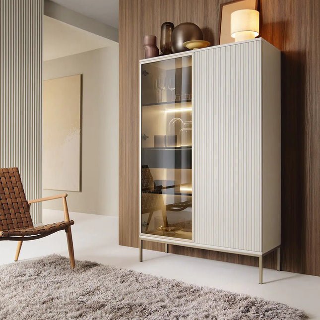 Mona – vitriini LED‑valaistuksella kashmir - KalusteDuo_Huonekaluliike_Vitriini