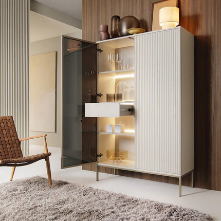 Mona – vitriini LED‑valaistuksella kashmir - KalusteDuo_Huonekaluliike_Vitriini